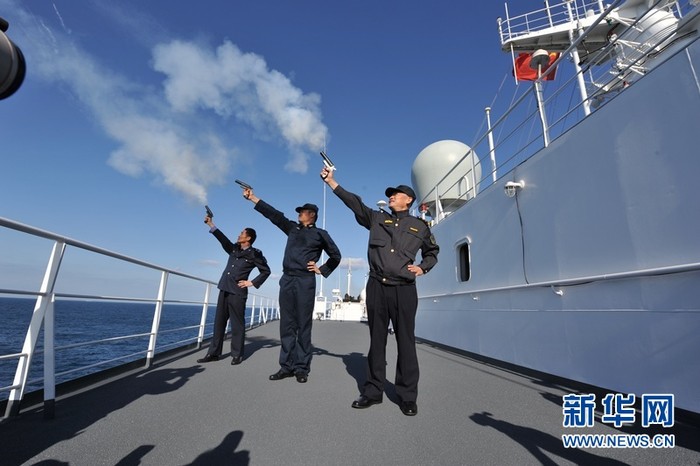 Hải quân Trung Quốc bắn pháo hiệu mở đầu cuộc diễn tập chung với Hải giám và Ngư chính trên biển Hoa Đông